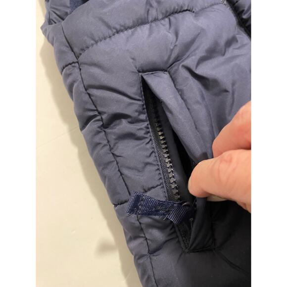 Amazon Essentials Boys Heavyweight Puffer Vest, Navy, XS (4-5) - Picture 5 of 9